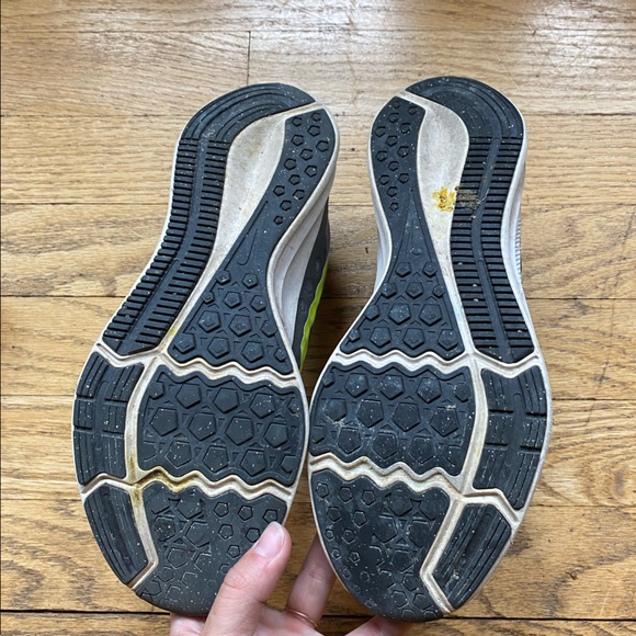 Used Nikes - Picture 3 of 4